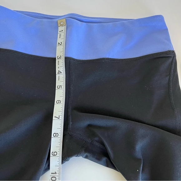 Gap Fit Gflex Womens Crop Black with Neon Light Blue - Picture 9 of 11